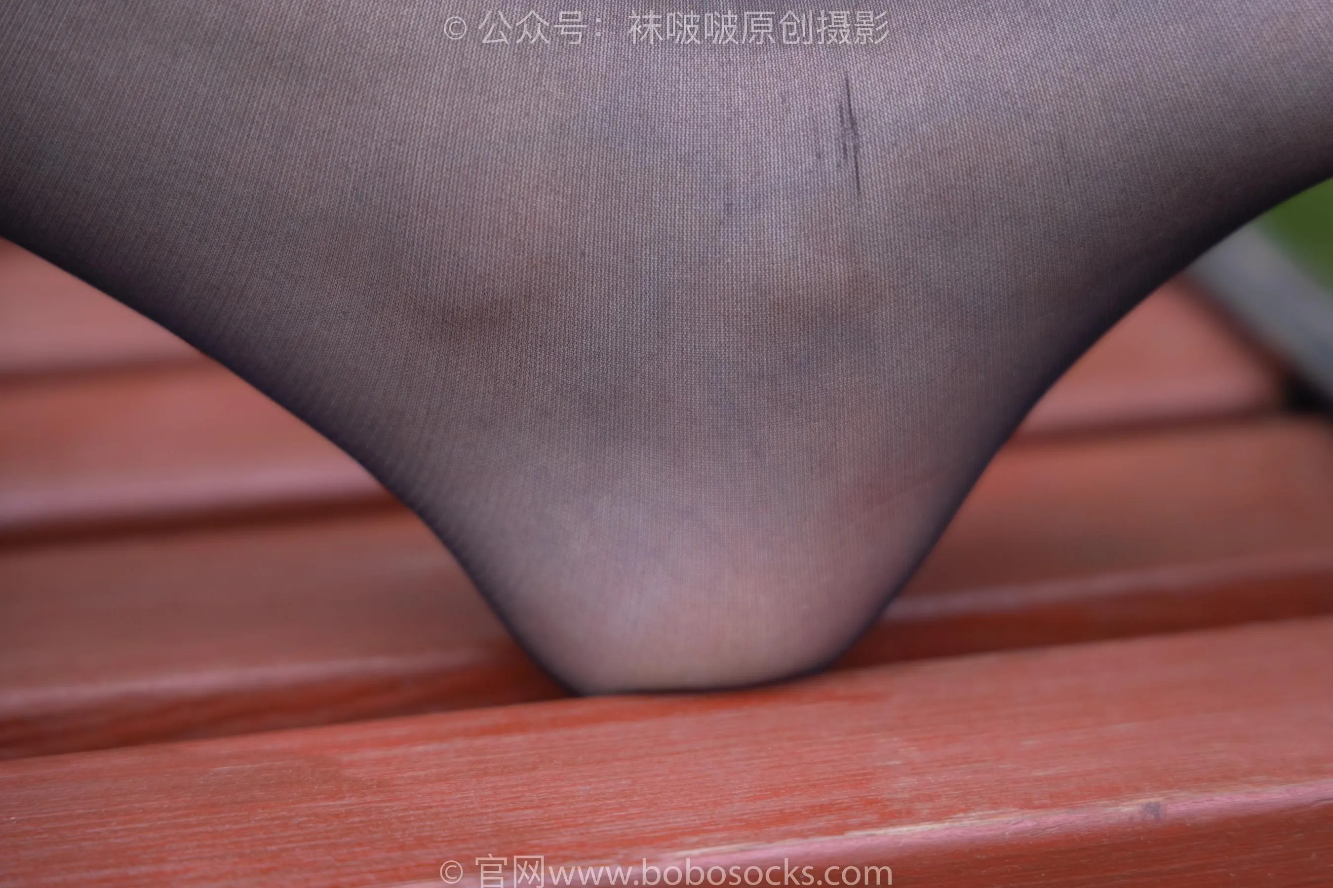[BoBoSocks袜啵啵]NO.221 小甜豆-马丁靴、黑丝 [83P]插图2